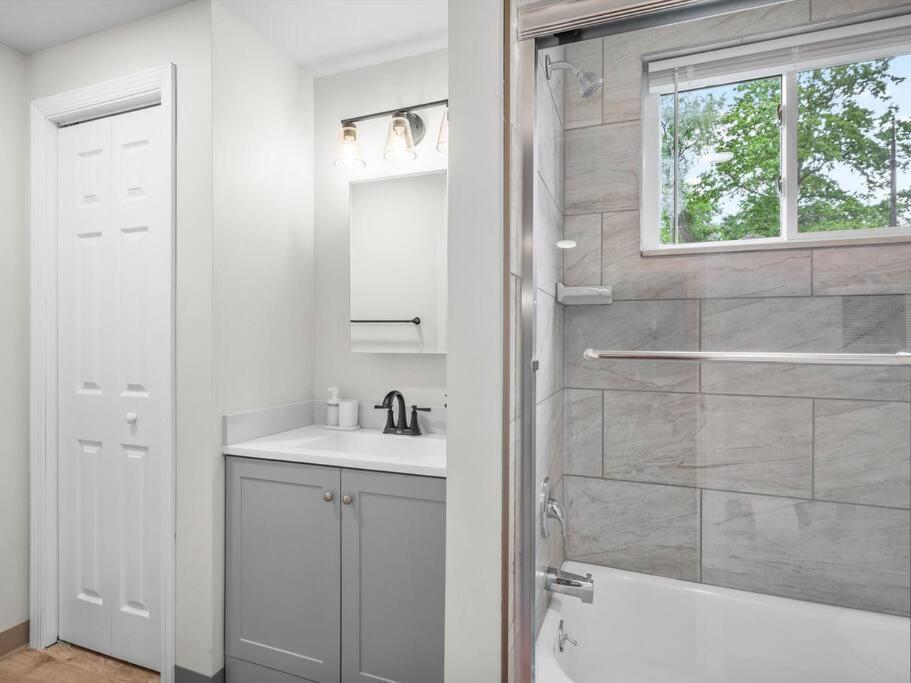 Bloomfield, Pittsburgh Large And Accessible 3 Bedroom Apr With Free Parking Exterior foto